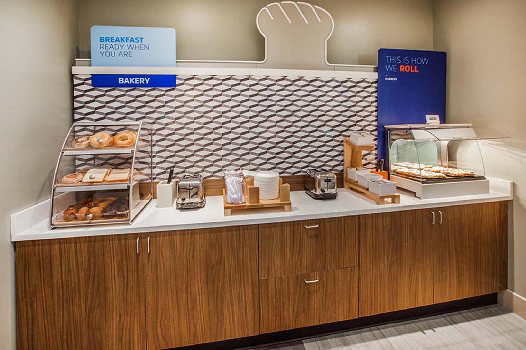 Holiday Inn Express & Suites Colorado Springs-Airport By Ihg Exteriör bild