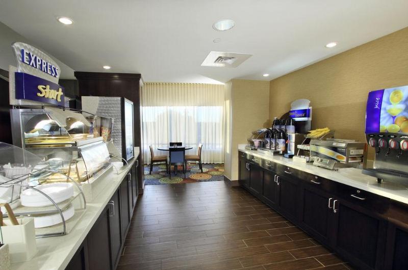 Holiday Inn Express & Suites Colorado Springs-Airport By Ihg Exteriör bild